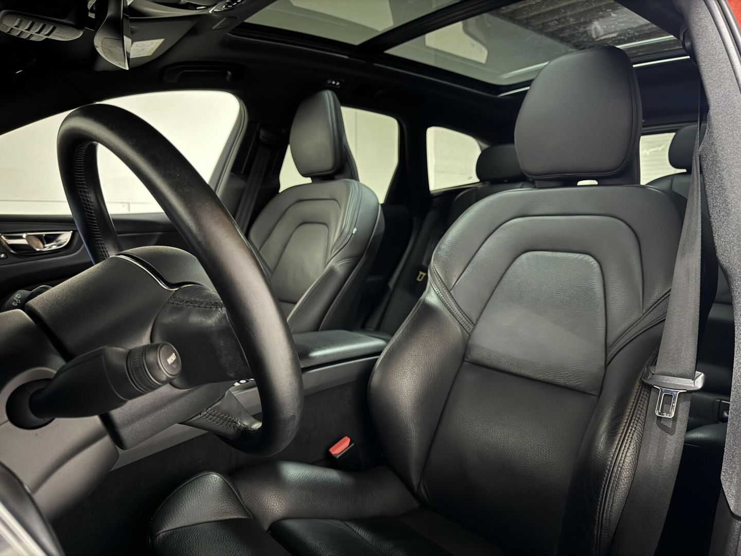 Volvo XC60 2.0 T8 Twin Engine AWD Pano Memory 360° HUD Autopilot Carplay Trekh.
