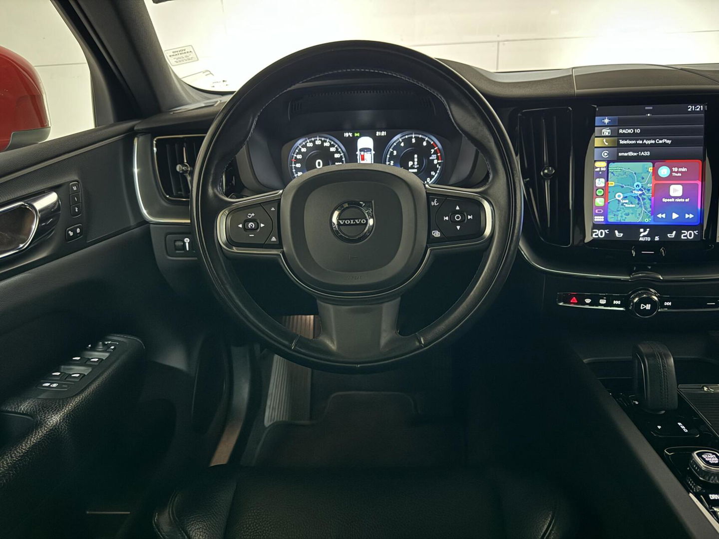 Volvo XC60 2.0 T8 Twin Engine AWD Pano Memory 360° HUD Autopilot Carplay Trekh.