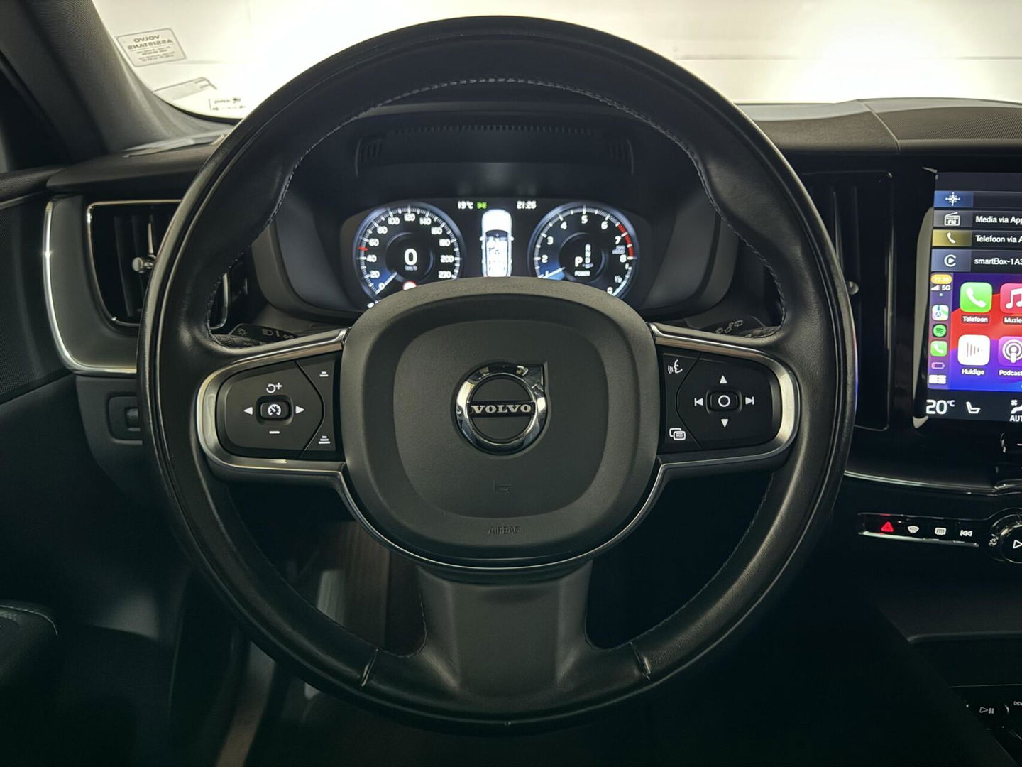 Volvo XC60 2.0 T8 Twin Engine AWD Pano Memory 360° HUD Autopilot Carplay Trekh.
