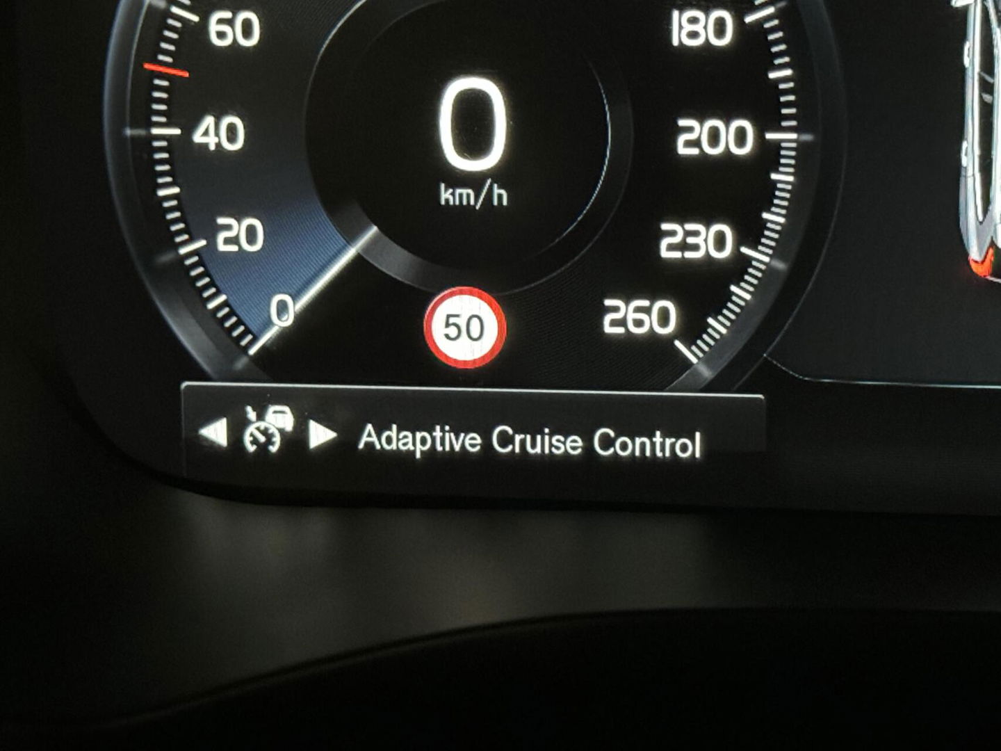 Volvo XC60 2.0 T8 Twin Engine AWD Pano Memory 360° HUD Autopilot Carplay Trekh.