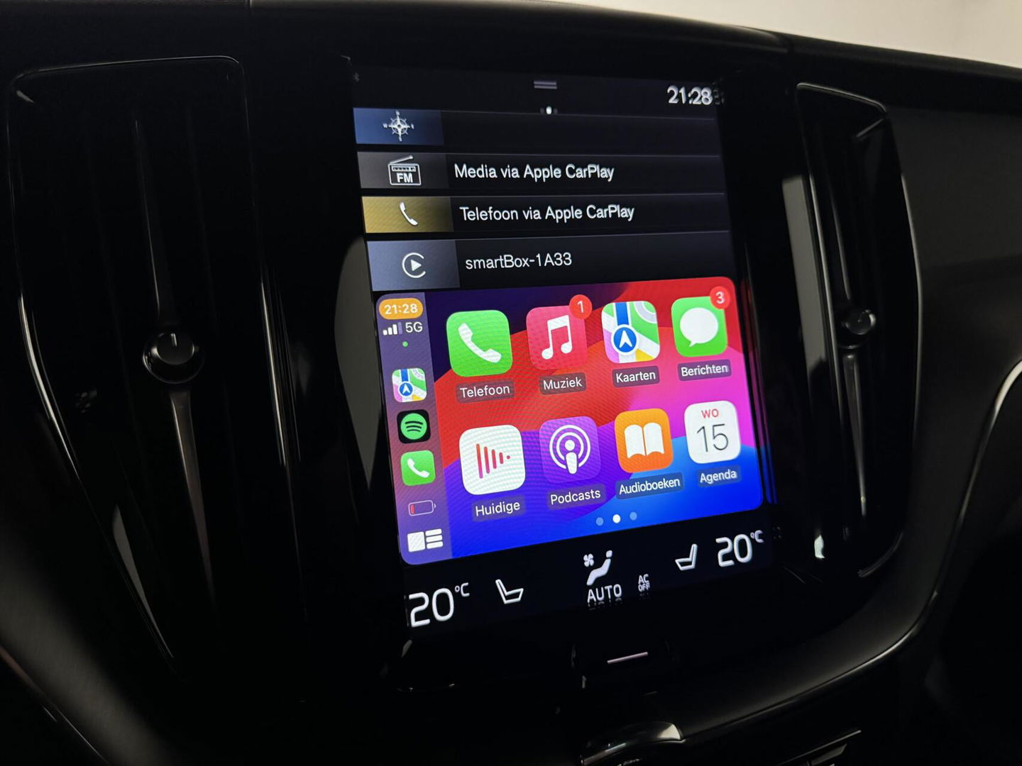 Volvo XC60 2.0 T8 Twin Engine AWD Pano Memory 360° HUD Autopilot Carplay Trekh.