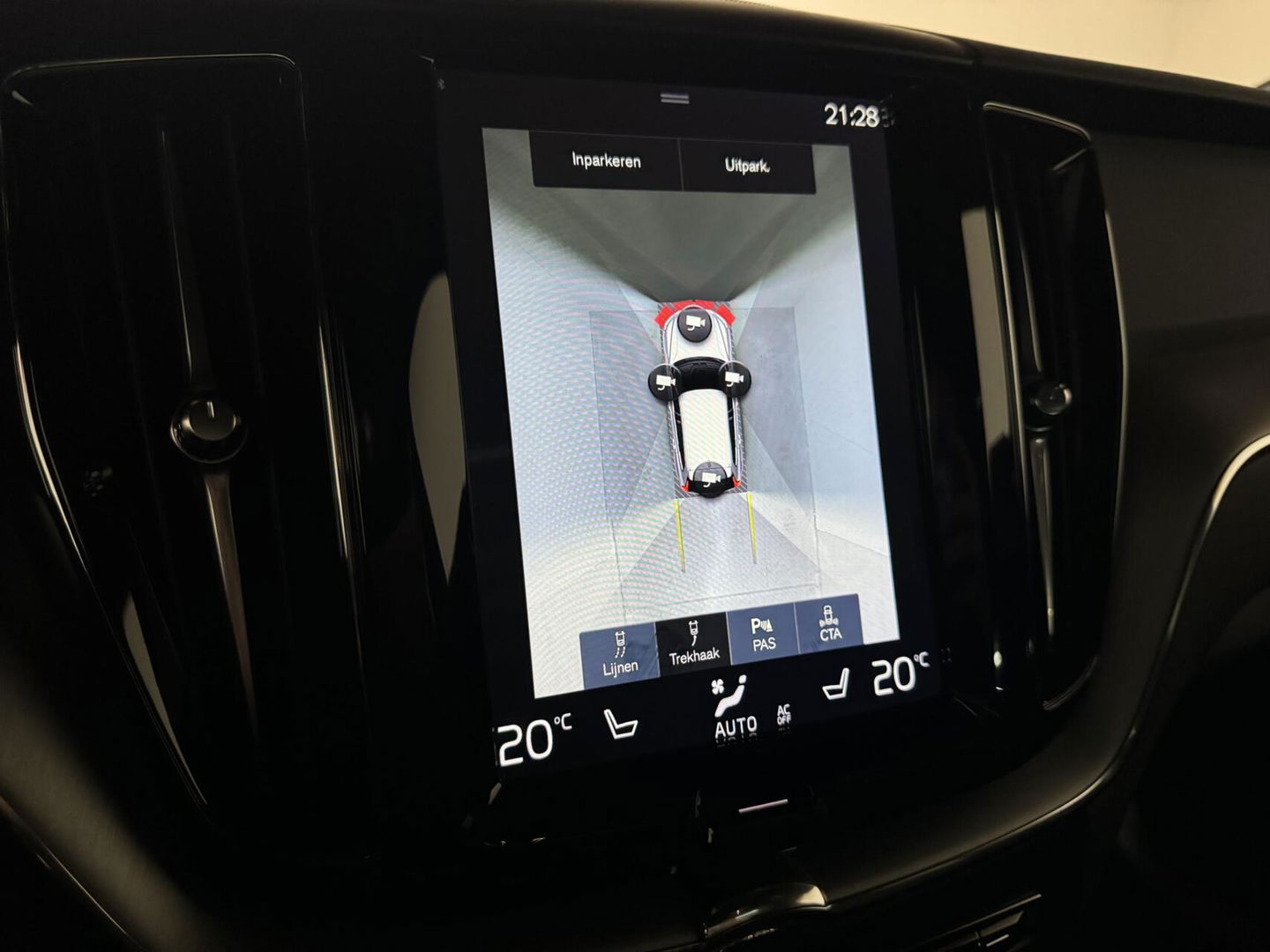 Volvo XC60 2.0 T8 Twin Engine AWD Pano Memory 360° HUD Autopilot Carplay Trekh.