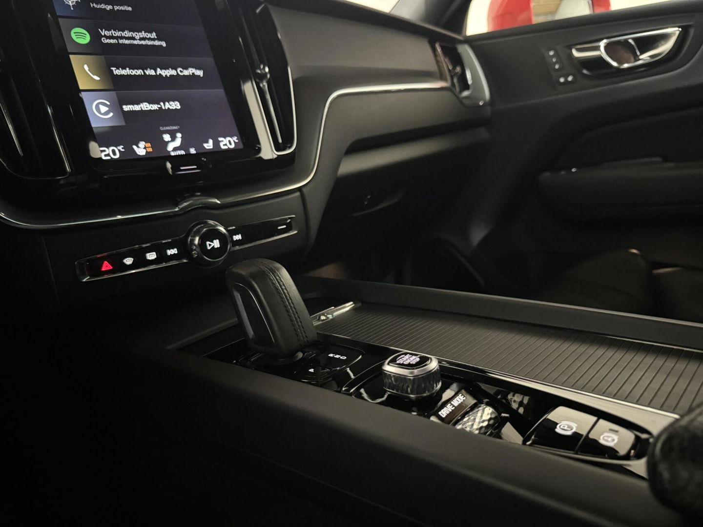 Volvo XC60 2.0 T8 Twin Engine AWD Pano Memory 360° HUD Autopilot Carplay Trekh.