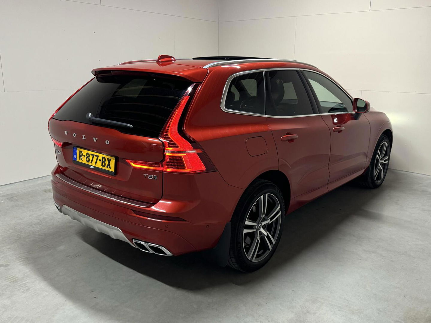 Volvo XC60 2.0 T8 Twin Engine AWD Pano Memory 360° HUD Autopilot Carplay Trekh.