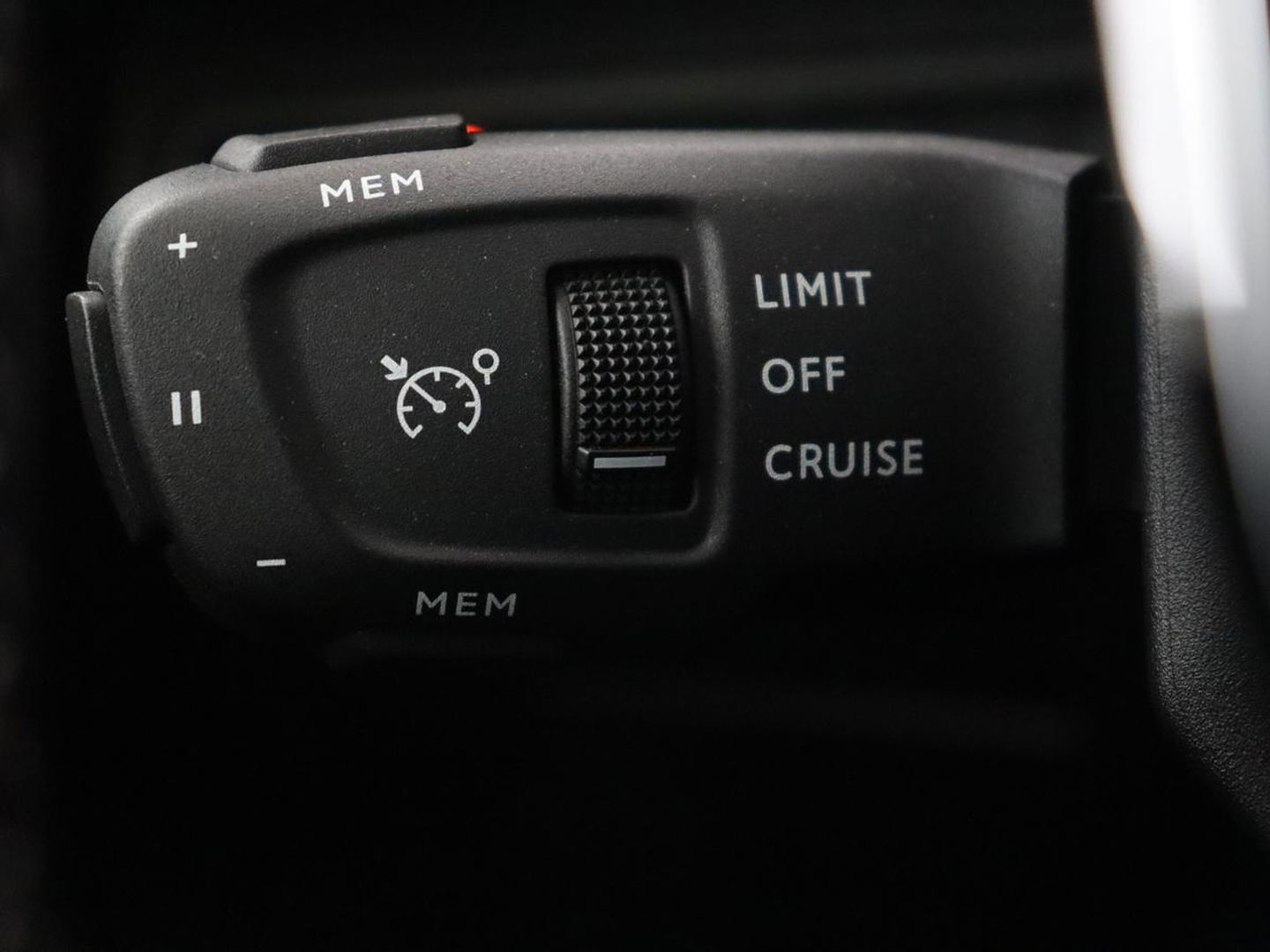 Peugeot 3008 1.6 HYbrid 225 Allure Pack | Carplay | Navigatie | Camera | Cruise Control | LED Koplampen | LMV 18 |