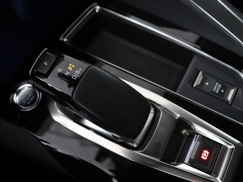 Peugeot 3008 1.6 HYbrid 225 Allure Pack | Carplay | Navigatie | Camera | Cruise Control | LED Koplampen | LMV 18 |