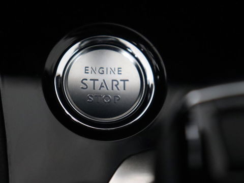 Peugeot 3008 1.6 HYbrid 225 Allure Pack | Carplay | Navigatie | Camera | Cruise Control | LED Koplampen | LMV 18 |