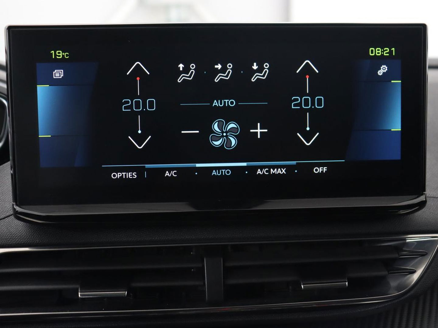 Peugeot 3008 1.6 HYbrid 225 Allure Pack | Carplay | Navigatie | Camera | Cruise Control | LED Koplampen | LMV 18 |