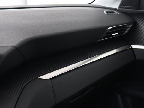 Peugeot 3008 1.6 HYbrid 225 Allure Pack | Carplay | Navigatie | Camera | Cruise Control | LED Koplampen | LMV 18 |