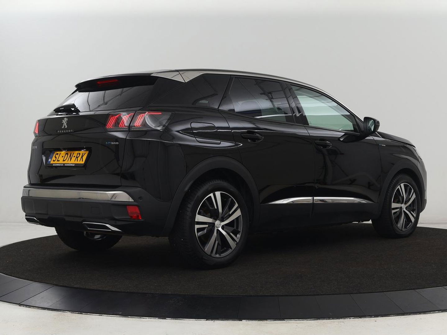 Peugeot 3008 1.6 HYbrid 225 Allure Pack | Carplay | Navigatie | Camera | Cruise Control | LED Koplampen | LMV 18 |