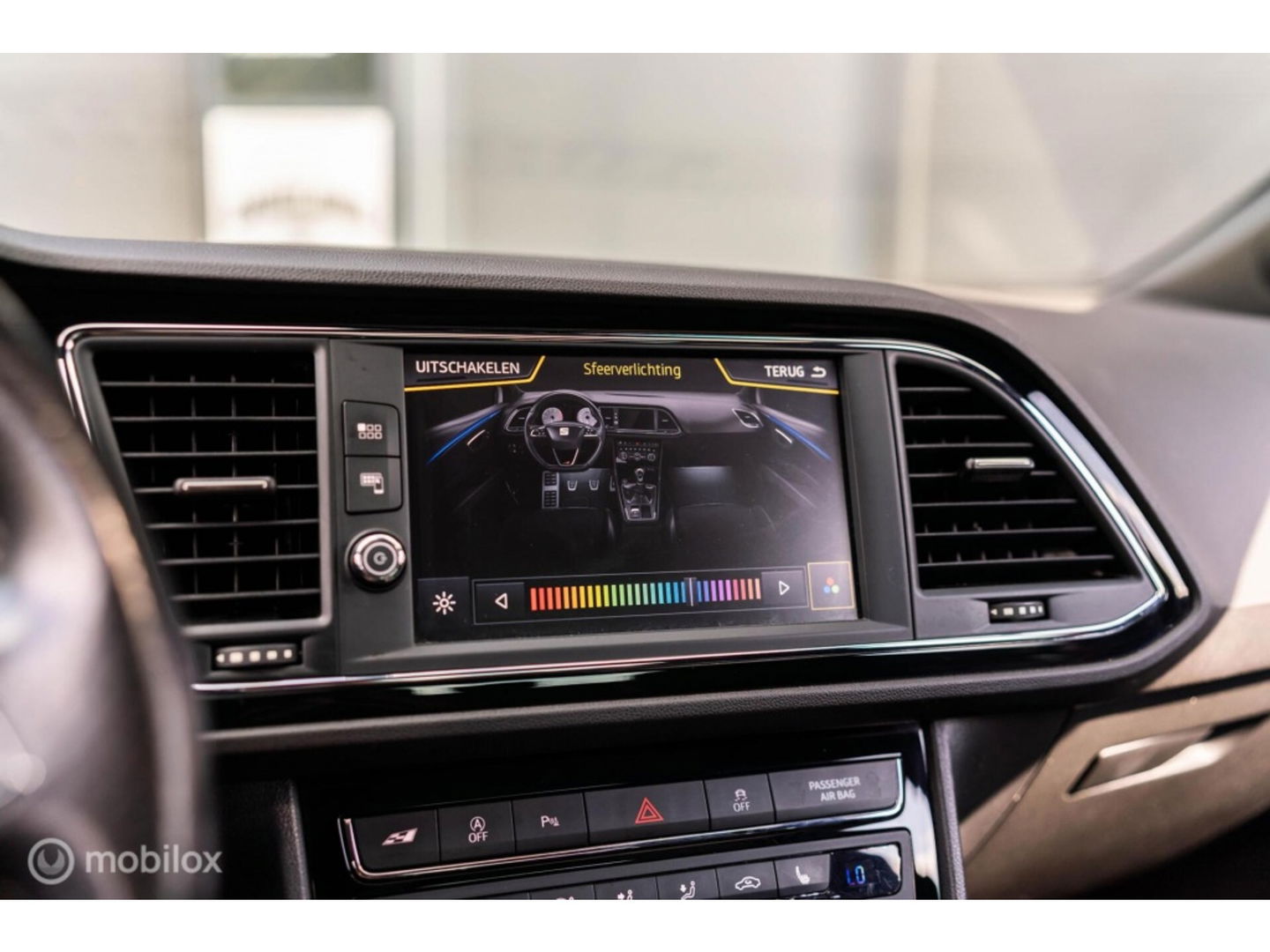 SEAT Leon 2.0 TSI CUPRA 300 F1 DSG / panoramadak / Beats / LED