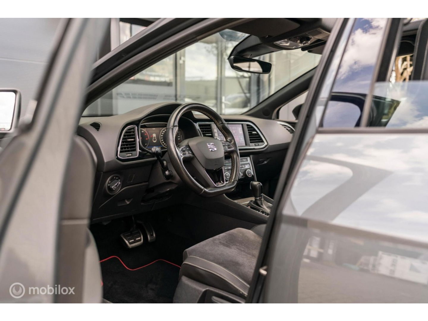 SEAT Leon 2.0 TSI CUPRA 300 F1 DSG / panoramadak / Beats / LED