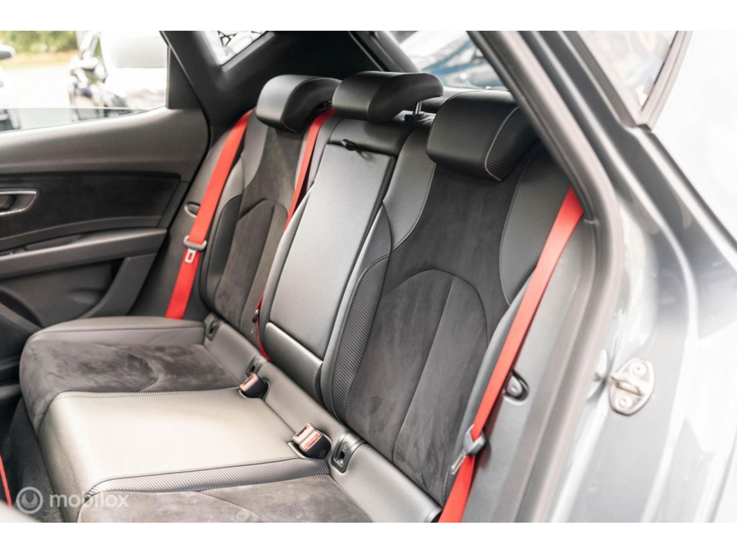 SEAT Leon 2.0 TSI CUPRA 300 F1 DSG / panoramadak / Beats / LED