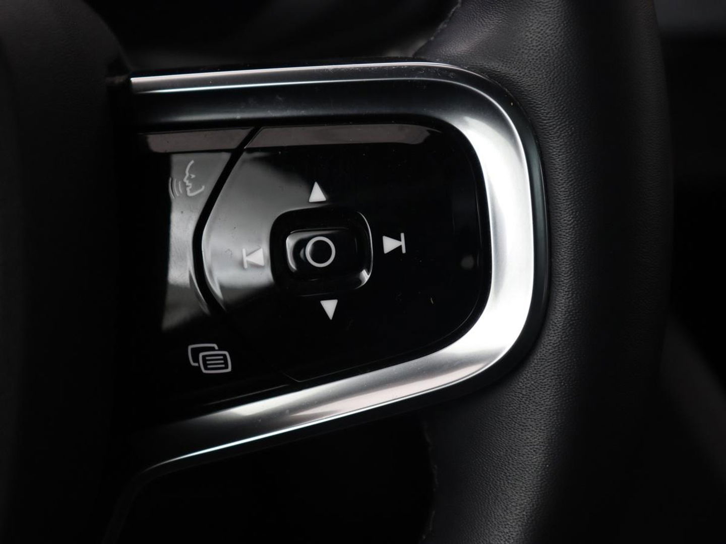 Polestar 2 Long Range Single Motor 78 kWh | Panoramadak | Harman/Kardon Audio | Carplay | Stoelverwarming | Camera | LED koplampen | LMV 19 |