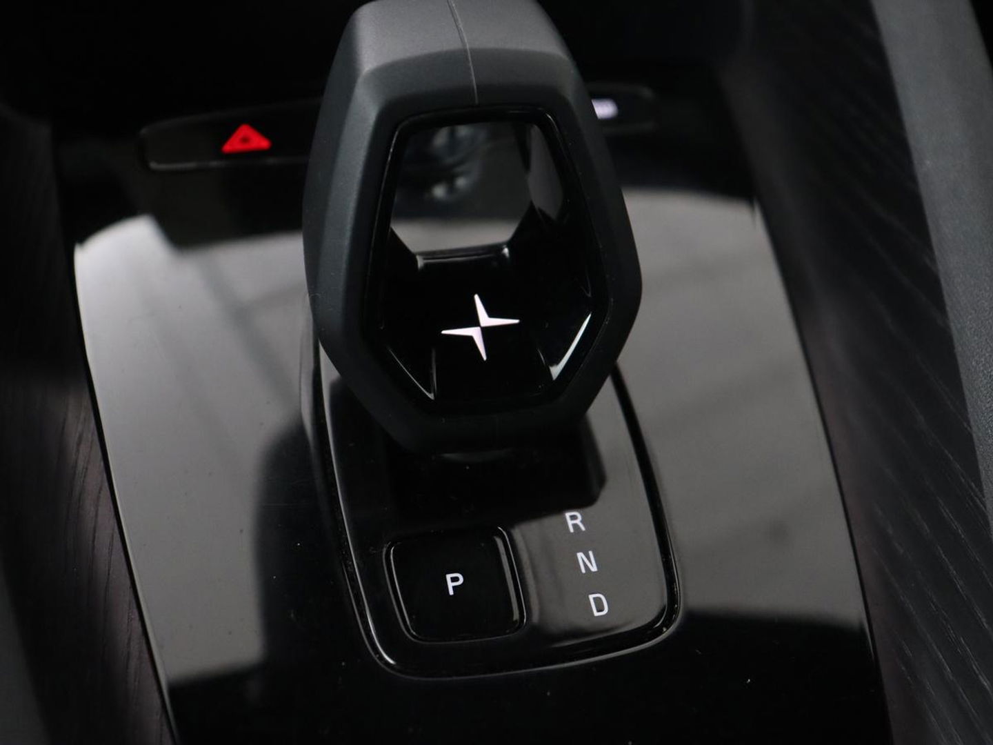 Polestar 2 Long Range Single Motor 78 kWh | Panoramadak | Harman/Kardon Audio | Carplay | Stoelverwarming | Camera | LED koplampen | LMV 19 |