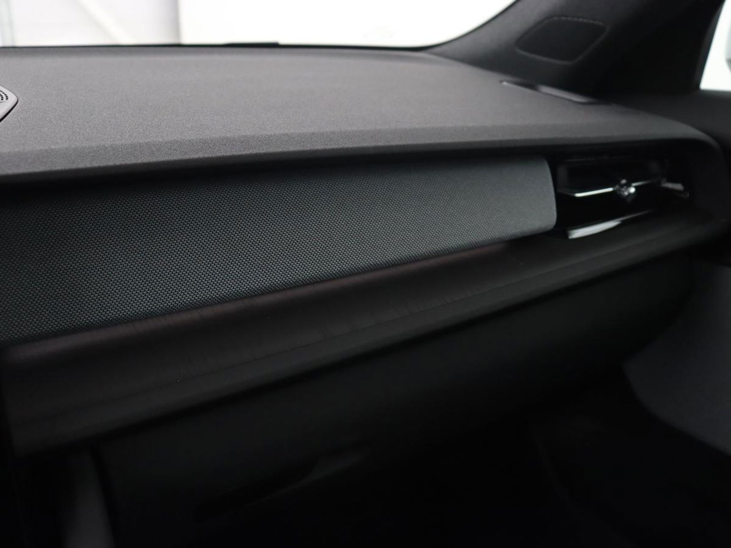 Polestar 2 Long Range Single Motor 78 kWh | Panoramadak | Harman/Kardon Audio | Carplay | Stoelverwarming | Camera | LED koplampen | LMV 19 |