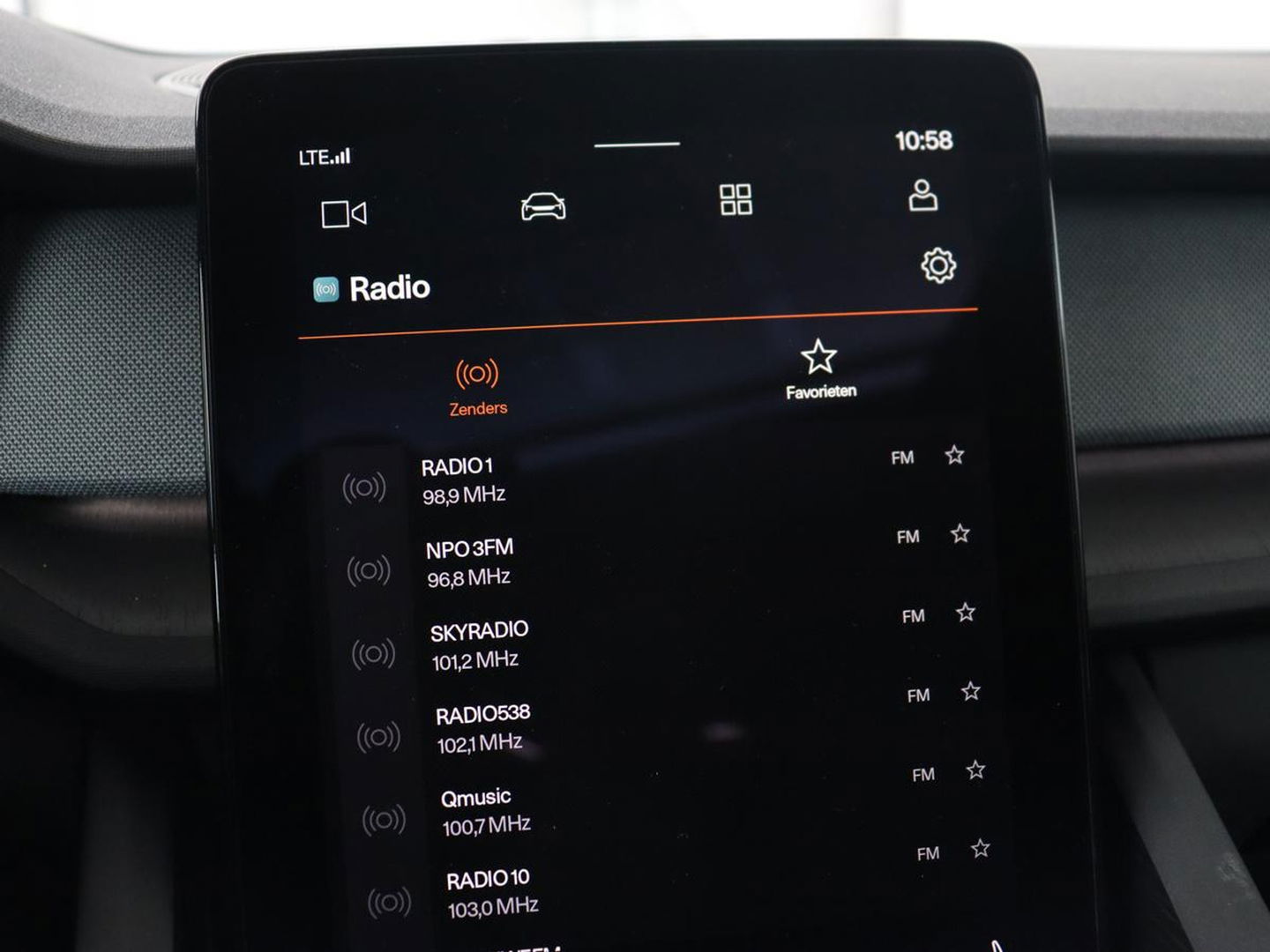 Polestar 2 Long Range Single Motor 78 kWh | Panoramadak | Harman/Kardon Audio | Carplay | Stoelverwarming | Camera | LED koplampen | LMV 19 |