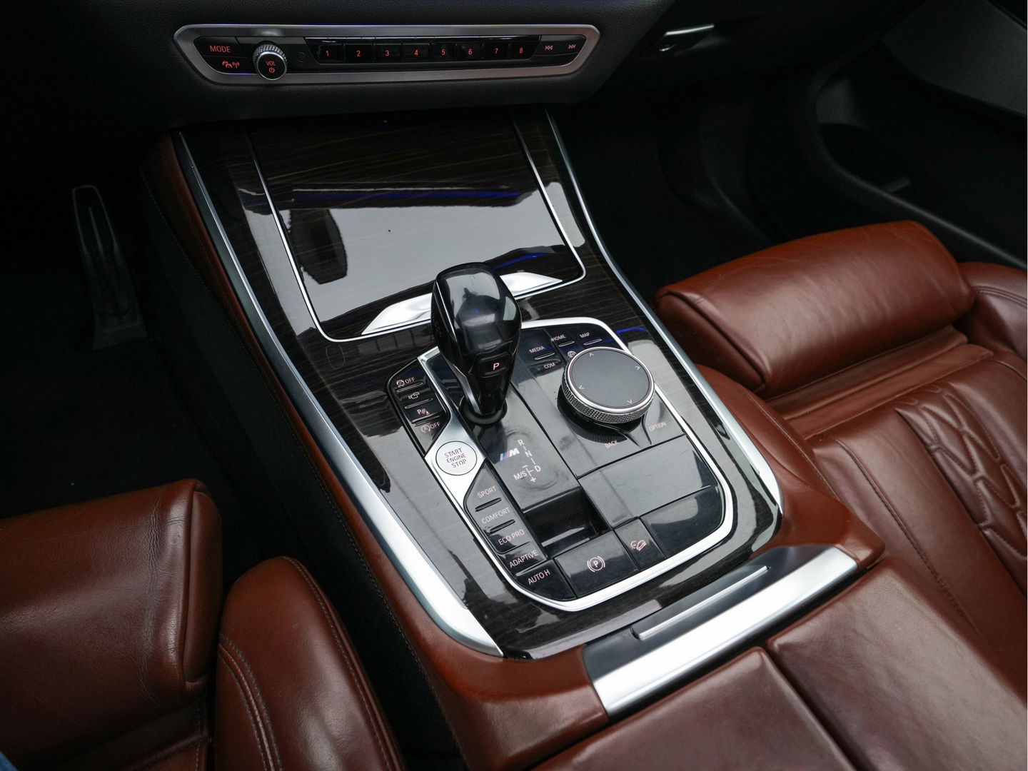 BMW X5 M50d High Executive M-Sportpack Aut. *PANO | HEAD-UP | DESIGN-LEATHER | LASER-LIGHT | TOP-VIEW | HARMAN/KARDON | MEMORY-PACK | DIGI-COCKPIT | DAB+ | HEATED-COMFORTSEATS | NAVI-FULLMAP | KEYLESS | TOWBAR | 21''ALU*