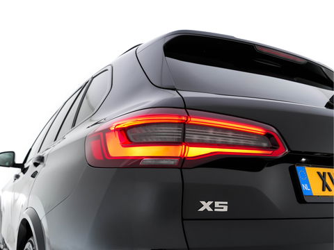 BMW X5 M50d High Executive M-Sportpack Aut. *PANO | HEAD-UP | DESIGN-LEATHER | LASER-LIGHT | TOP-VIEW | HARMAN/KARDON | MEMORY-PACK | DIGI-COCKPIT | DAB+ | HEATED-COMFORTSEATS | NAVI-FULLMAP | KEYLESS | TOWBAR | 21''ALU*