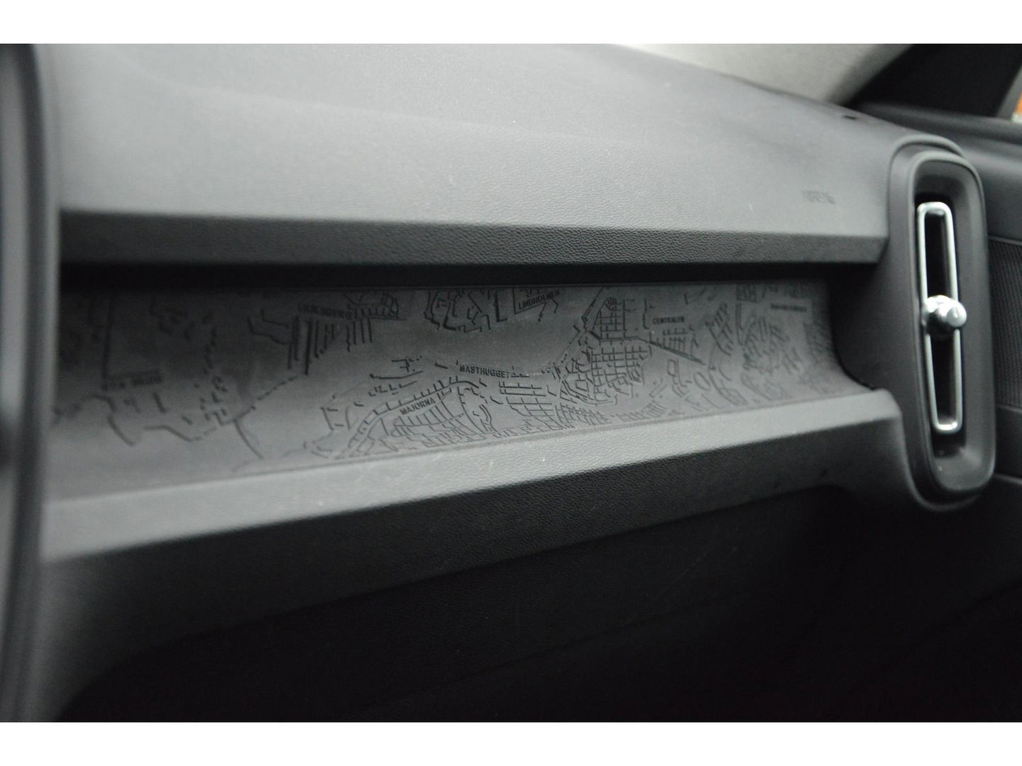 Volvo XC40 T3 | Dealer onderhouden | Cruise Control | Navigatie | Voor + Achter Parkeersensoren |