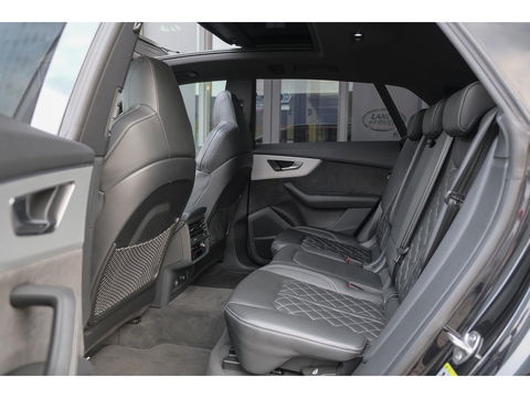 Audi Q8 55 TFSI 340pk S-line Panoramadak RS-stoelen Luchtvering 4-Wielsturing Bang&Olufsen Trekhaak Matrix led NLauto