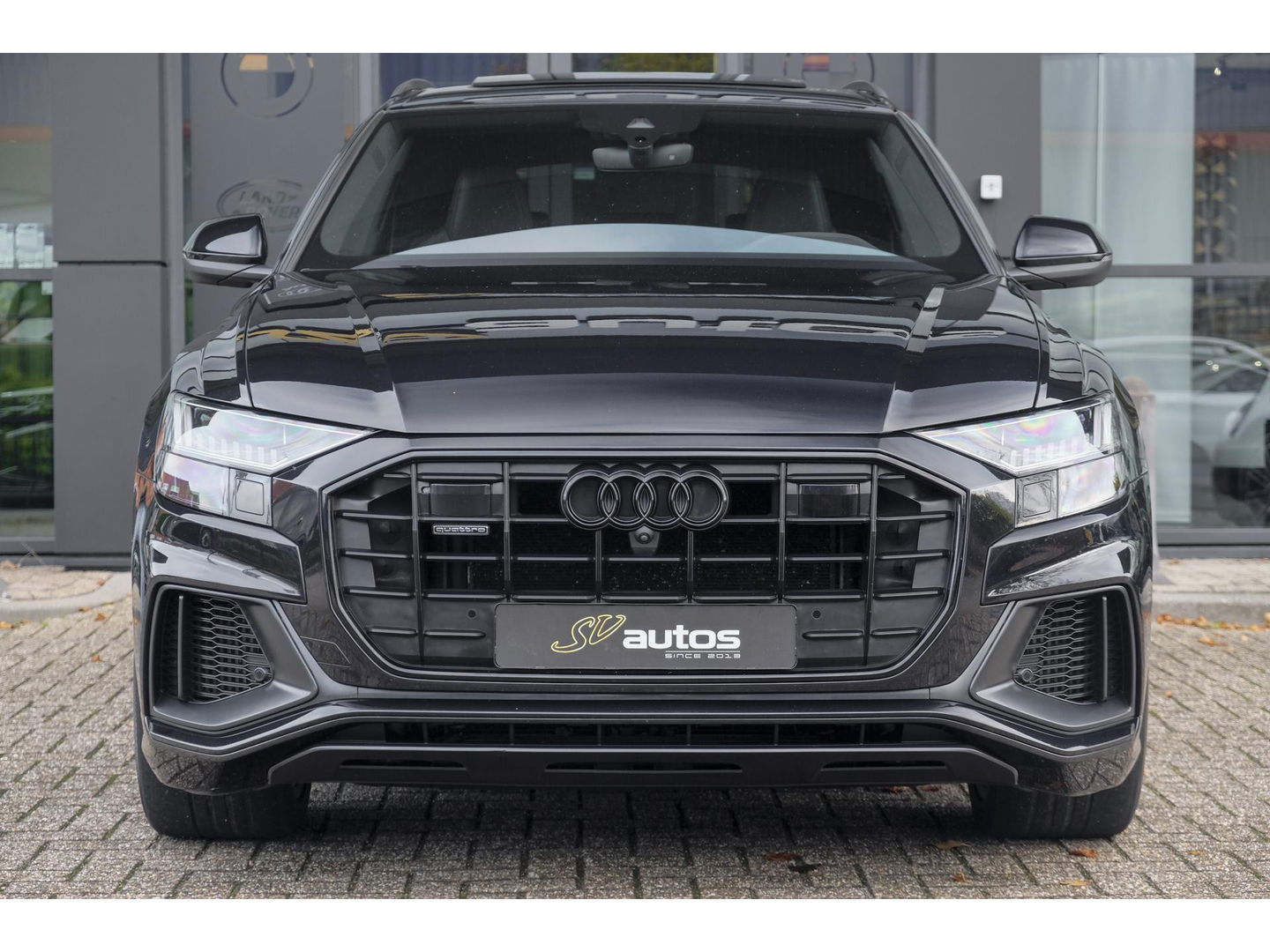 Audi Q8 55 TFSI 340pk S-line Panoramadak RS-stoelen Luchtvering 4-Wielsturing Bang&Olufsen Trekhaak Matrix led NLauto