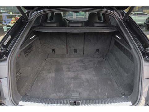 Audi Q8 55 TFSI 340pk S-line Panoramadak RS-stoelen Luchtvering 4-Wielsturing Bang&Olufsen Trekhaak Matrix led NLauto