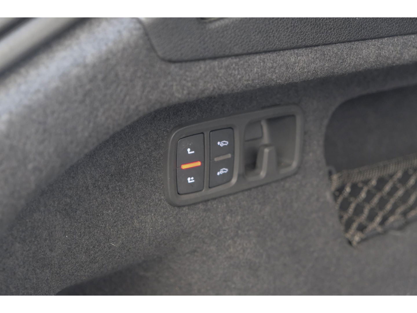 Audi Q8 55 TFSI 340pk S-line Panoramadak RS-stoelen Luchtvering 4-Wielsturing Bang&Olufsen Trekhaak Matrix led NLauto