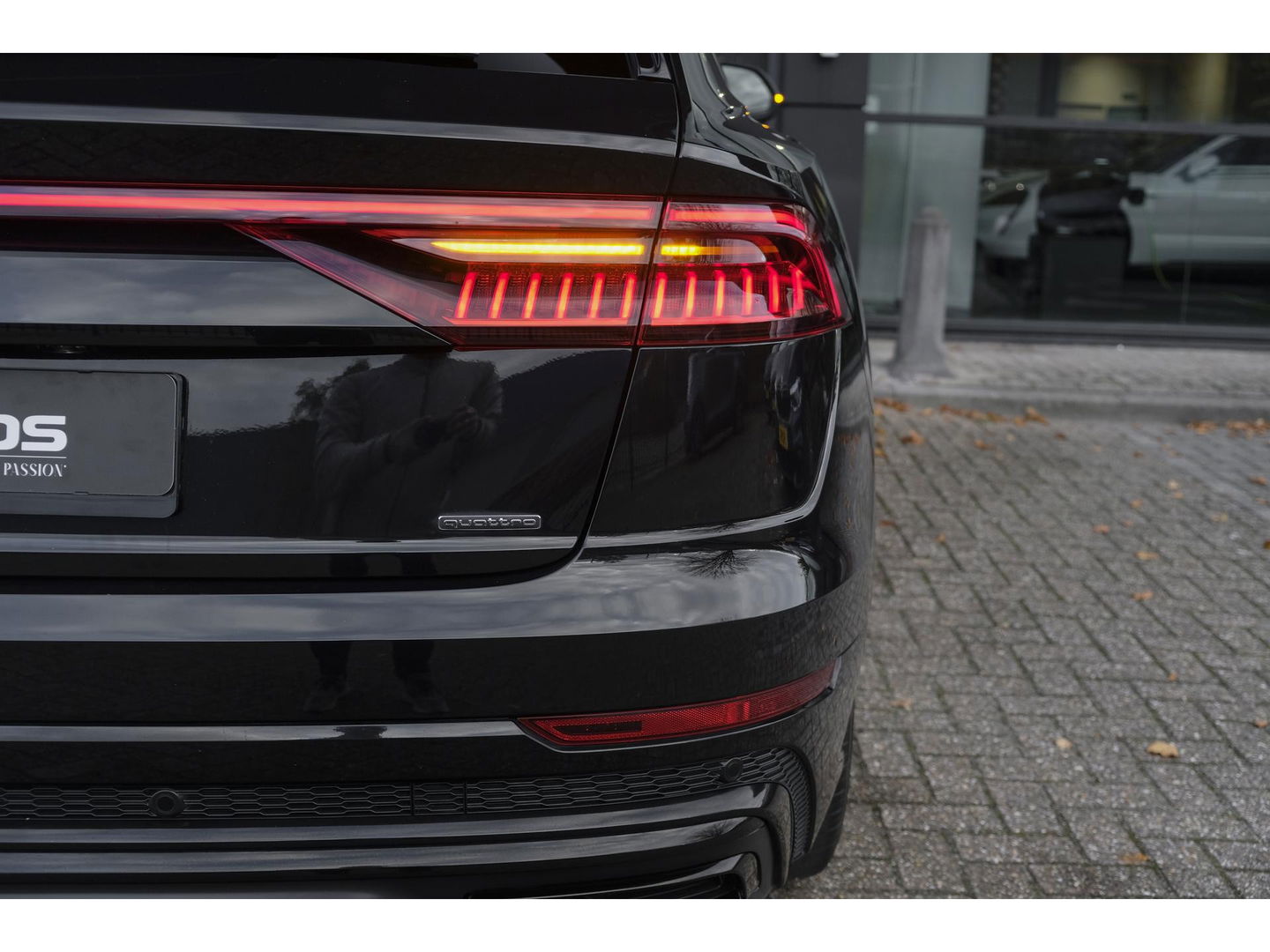 Audi Q8 55 TFSI 340pk S-line Panoramadak RS-stoelen Luchtvering 4-Wielsturing Bang&Olufsen Trekhaak Matrix led NLauto