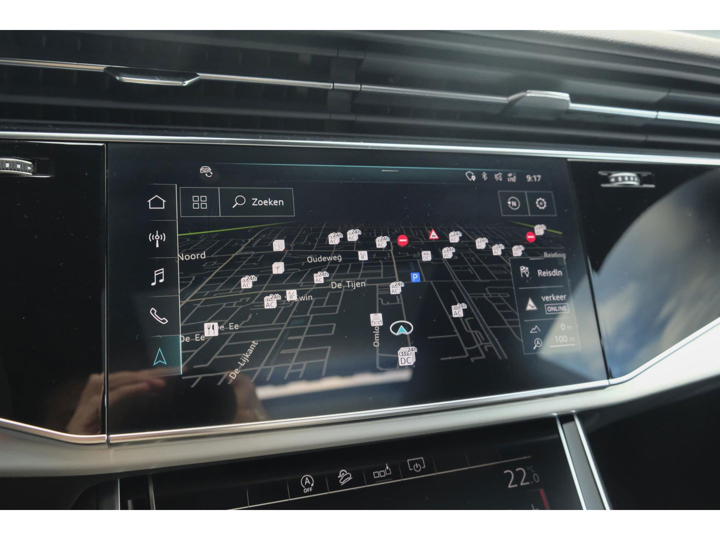 Audi Q8 55 TFSI 340pk S-line Panoramadak RS-stoelen Luchtvering 4-Wielsturing Bang&Olufsen Trekhaak Matrix led NLauto