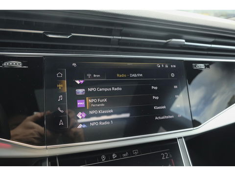 Audi Q8 55 TFSI 340pk S-line Panoramadak RS-stoelen Luchtvering 4-Wielsturing Bang&Olufsen Trekhaak Matrix led NLauto