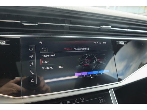 Audi Q8 55 TFSI 340pk S-line Panoramadak RS-stoelen Luchtvering 4-Wielsturing Bang&Olufsen Trekhaak Matrix led NLauto