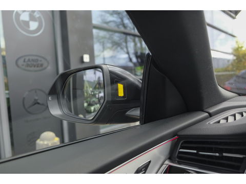 Audi Q8 55 TFSI 340pk S-line Panoramadak RS-stoelen Luchtvering 4-Wielsturing Bang&Olufsen Trekhaak Matrix led NLauto