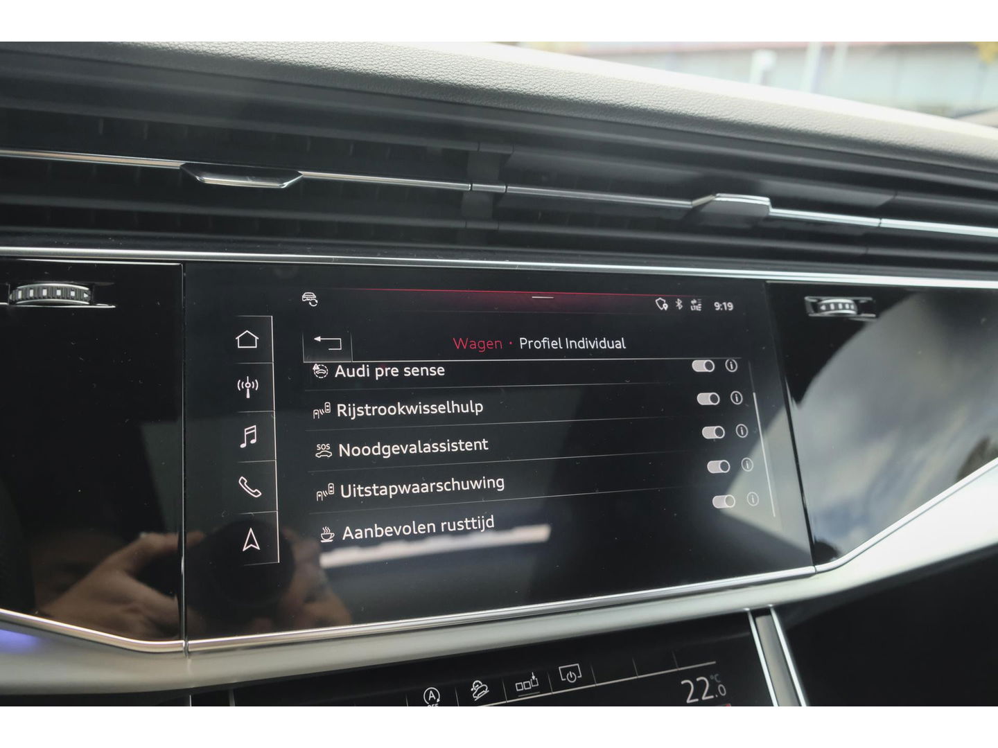Audi Q8 55 TFSI 340pk S-line Panoramadak RS-stoelen Luchtvering 4-Wielsturing Bang&Olufsen Trekhaak Matrix led NLauto