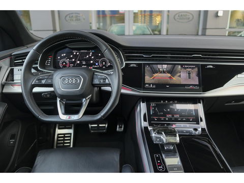 Audi Q8 55 TFSI 340pk S-line Panoramadak RS-stoelen Luchtvering 4-Wielsturing Bang&Olufsen Trekhaak Matrix led NLauto