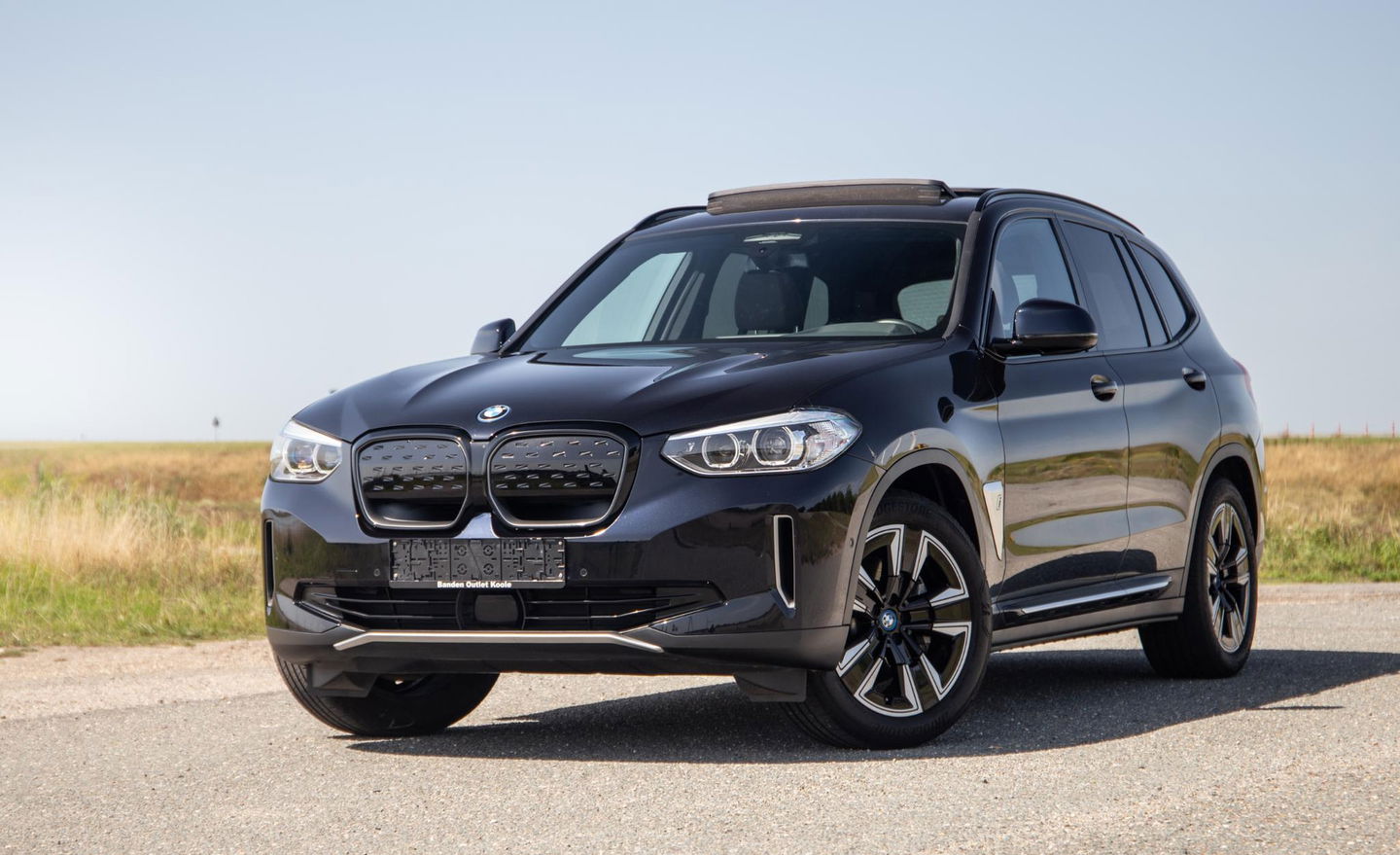 BMW iX3 High Executive 80 kWh PANORAMADAK / CARPLAY / BRUIN LEER / NAVI
