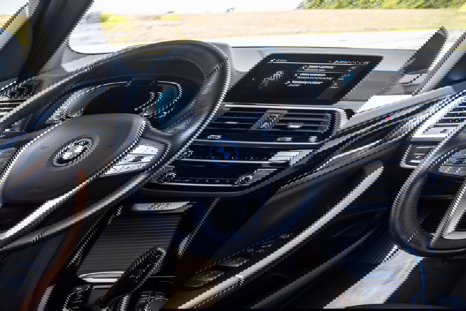 BMW iX3 High Executive 80 kWh PANORAMADAK / CARPLAY / BRUIN LEER / NAVI