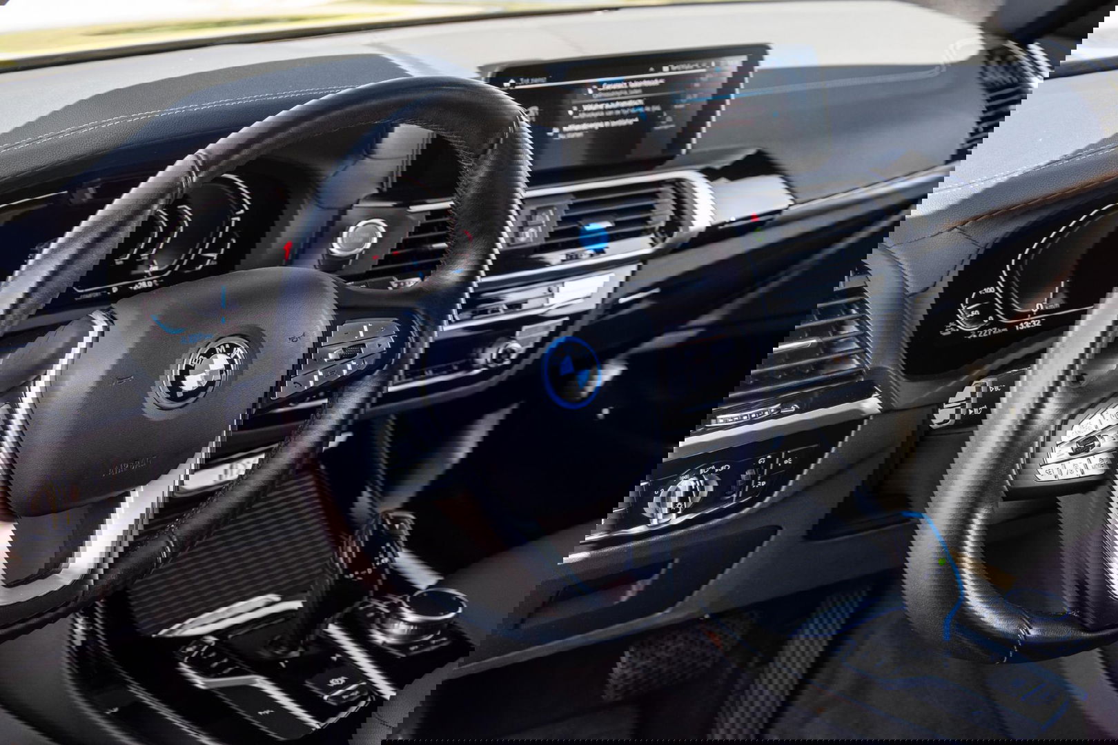 BMW iX3 High Executive 80 kWh PANORAMADAK / CARPLAY / BRUIN LEER / NAVI