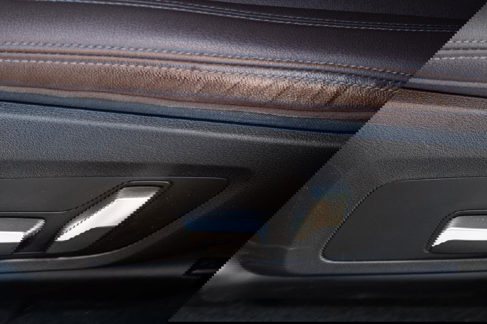BMW iX3 High Executive 80 kWh PANORAMADAK / CARPLAY / BRUIN LEER / NAVI