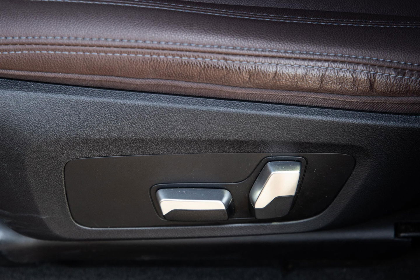 BMW iX3 High Executive 80 kWh PANORAMADAK / CARPLAY / BRUIN LEER / NAVI