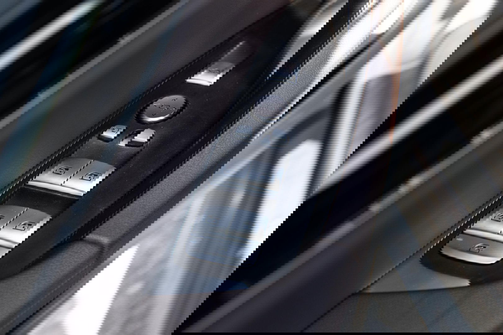 BMW iX3 High Executive 80 kWh PANORAMADAK / CARPLAY / BRUIN LEER / NAVI