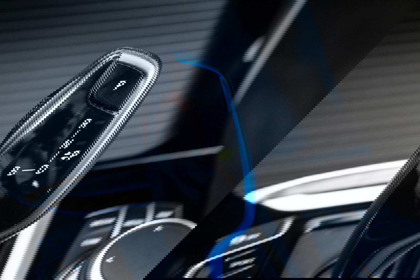 BMW iX3 High Executive 80 kWh PANORAMADAK / CARPLAY / BRUIN LEER / NAVI
