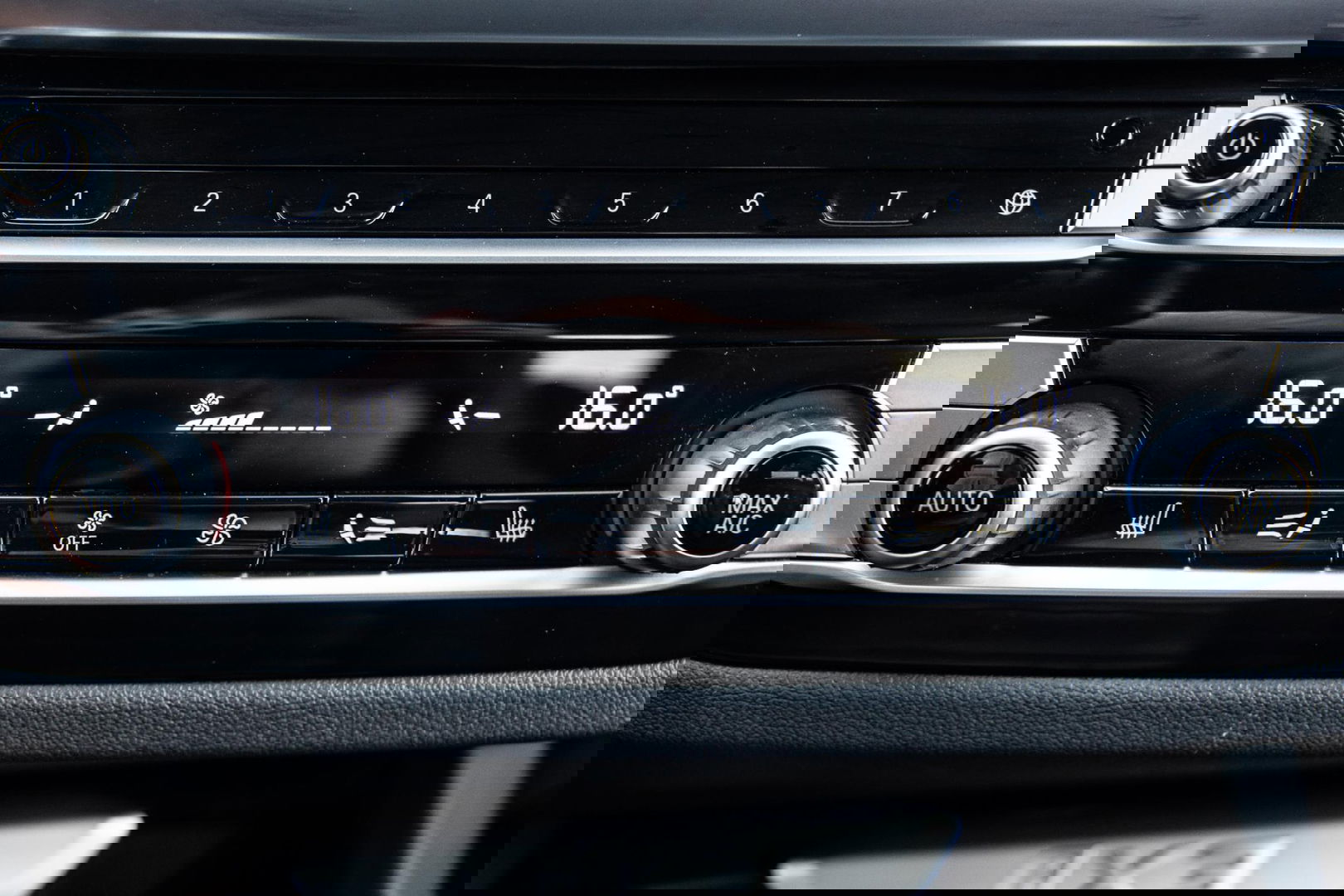 BMW iX3 High Executive 80 kWh PANORAMADAK / CARPLAY / BRUIN LEER / NAVI