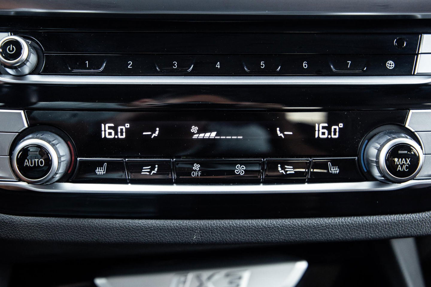 BMW iX3 High Executive 80 kWh PANORAMADAK / CARPLAY / BRUIN LEER / NAVI