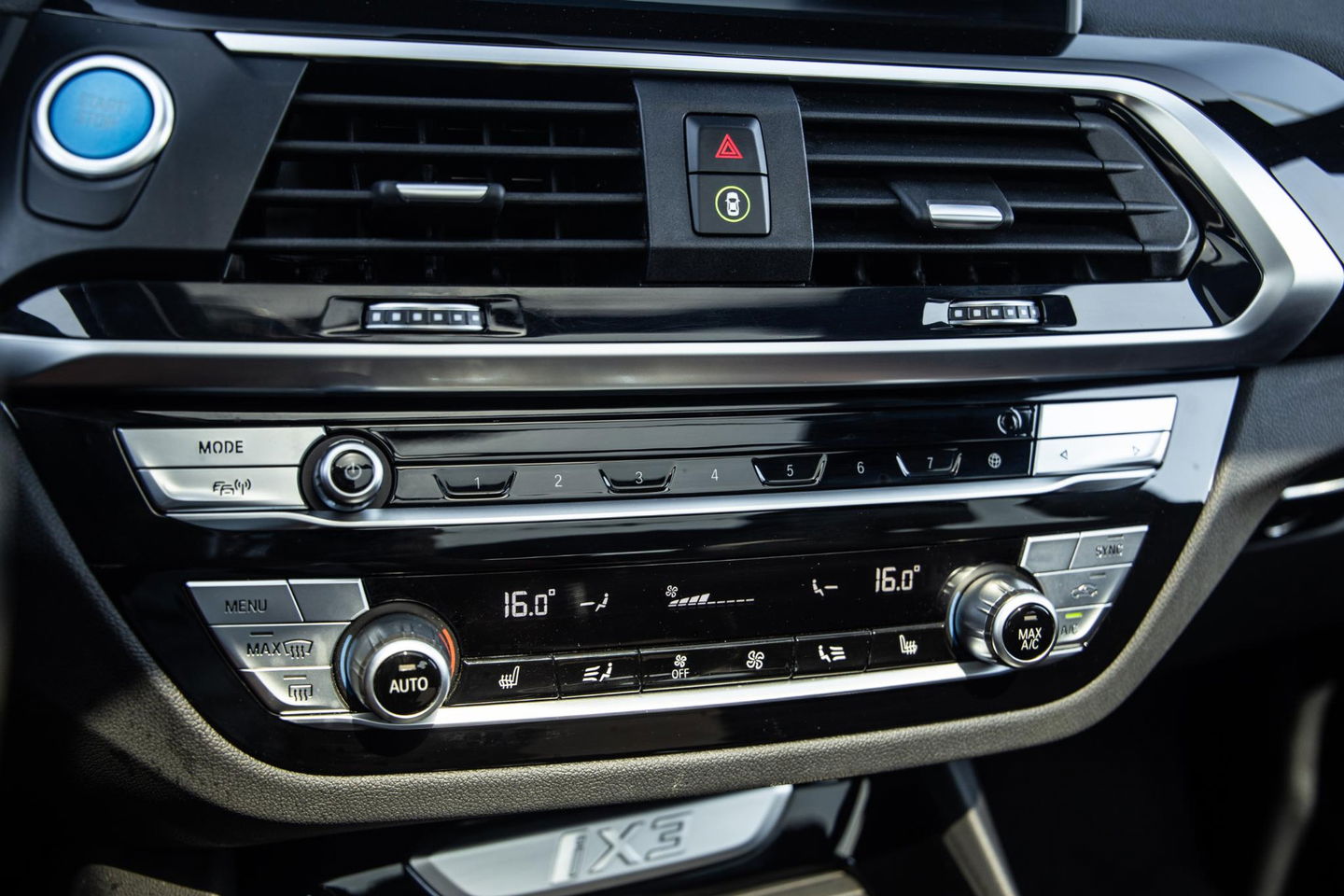 BMW iX3 High Executive 80 kWh PANORAMADAK / CARPLAY / BRUIN LEER / NAVI