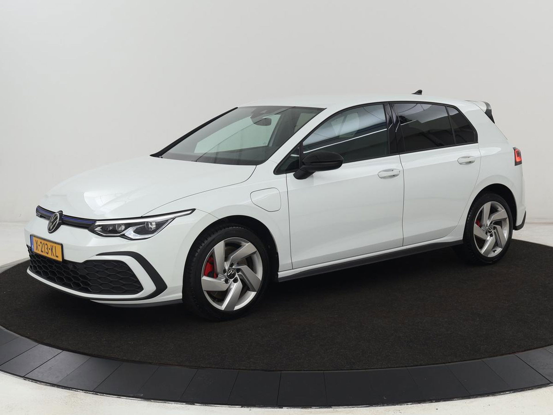 Volkswagen Golf 1.4 eHybrid GTE | Camera | Adaptive cruise | Carplay | Navigatie | Sportstoelen | Full LED | Sfeerverlichting | PHEV