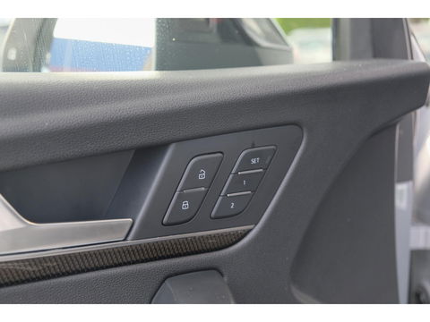 Audi SQ5 3.0 TFSI 354pk Quattro Panoramadak Luchtvering RS stoelen Trekhaak Head-up Bang&Olufsen BOMVOL Black pack