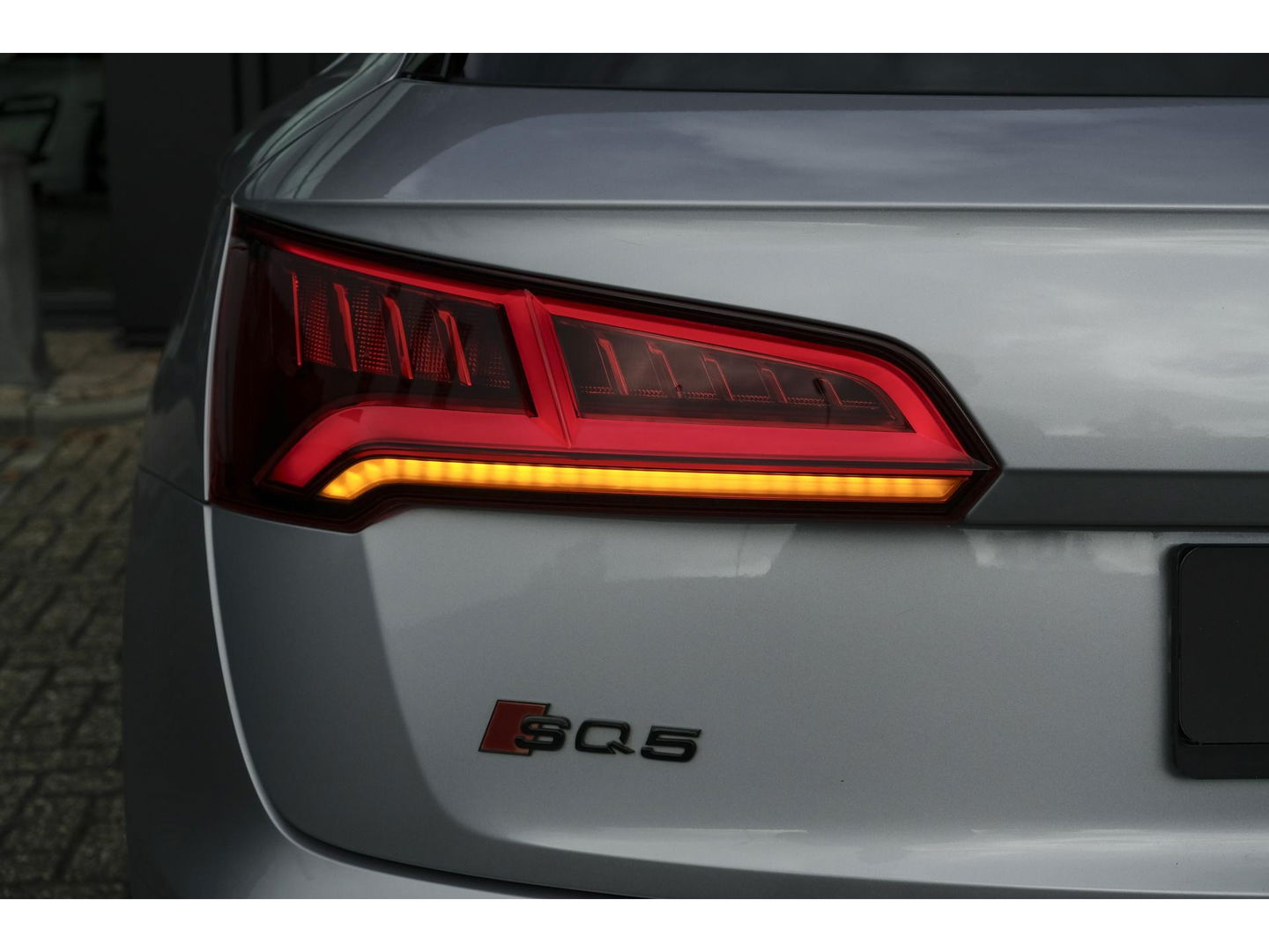 Audi SQ5 3.0 TFSI 354pk Quattro Panoramadak Luchtvering RS stoelen Trekhaak Head-up Bang&Olufsen BOMVOL Black pack
