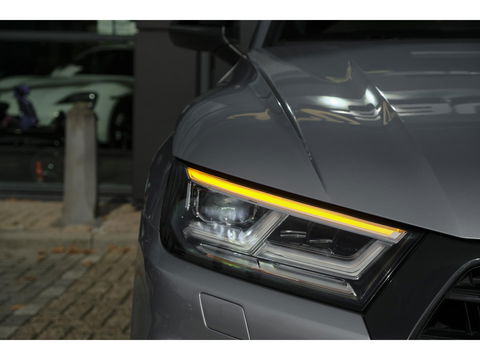 Audi SQ5 3.0 TFSI 354pk Quattro Panoramadak Luchtvering RS stoelen Trekhaak Head-up Bang&Olufsen BOMVOL Black pack