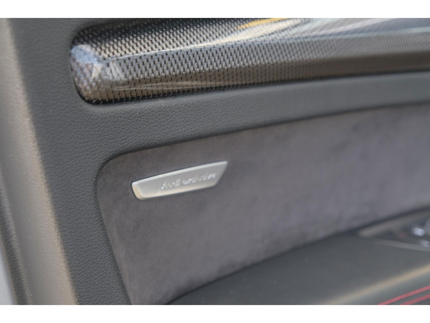 Audi SQ5 3.0 TFSI 354pk Quattro Panoramadak Luchtvering RS stoelen Trekhaak Head-up Bang&Olufsen BOMVOL Black pack